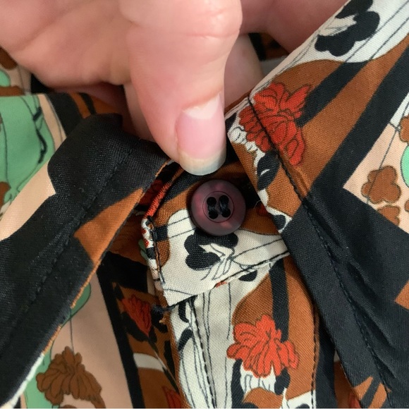 70s button down. - Picture 4 of 10